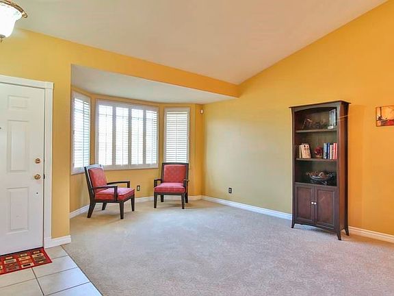 3rd image of 625 Lacey Oak Dr