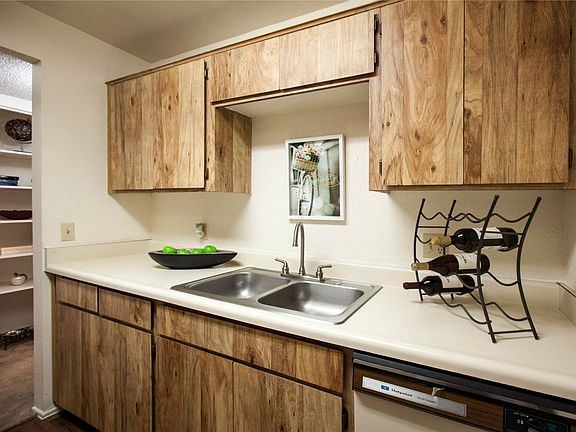 4th image of 4901 E Sunrise Dr APT 609