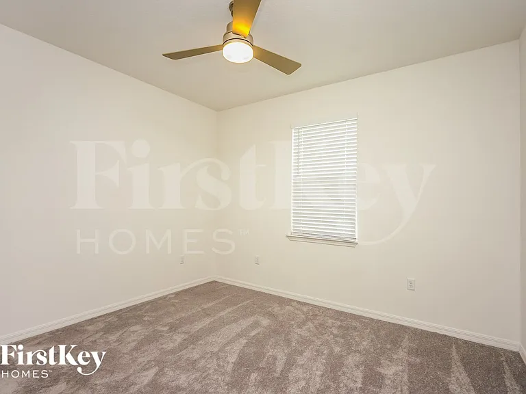 336 Corbel Ln — Photo 8