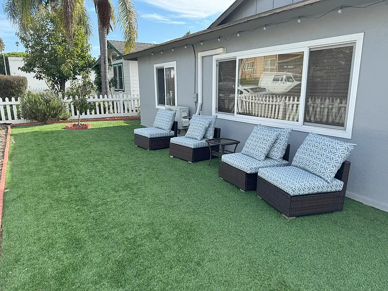 319 N Clementine St — Photo 22