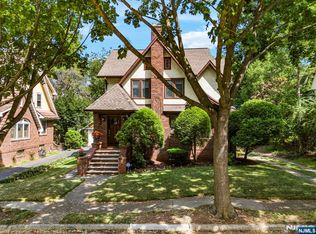 279 Grove St, Teaneck, NJ 07666