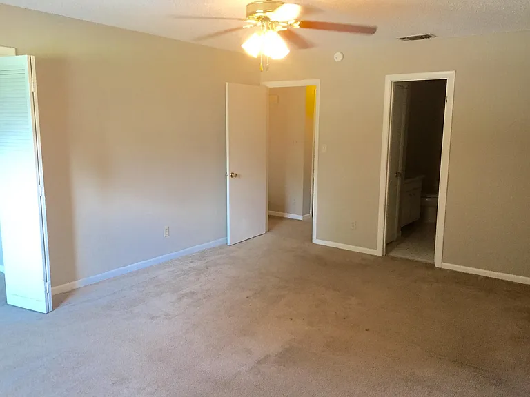 733 E College Ave — Photo 5