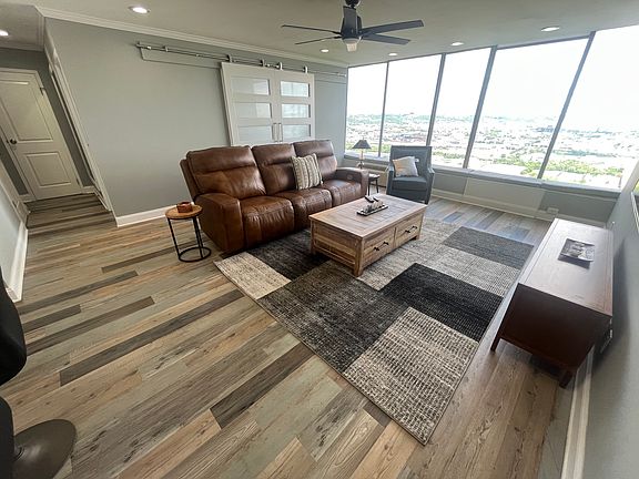 2nd image of 801 Matson Pl #1201