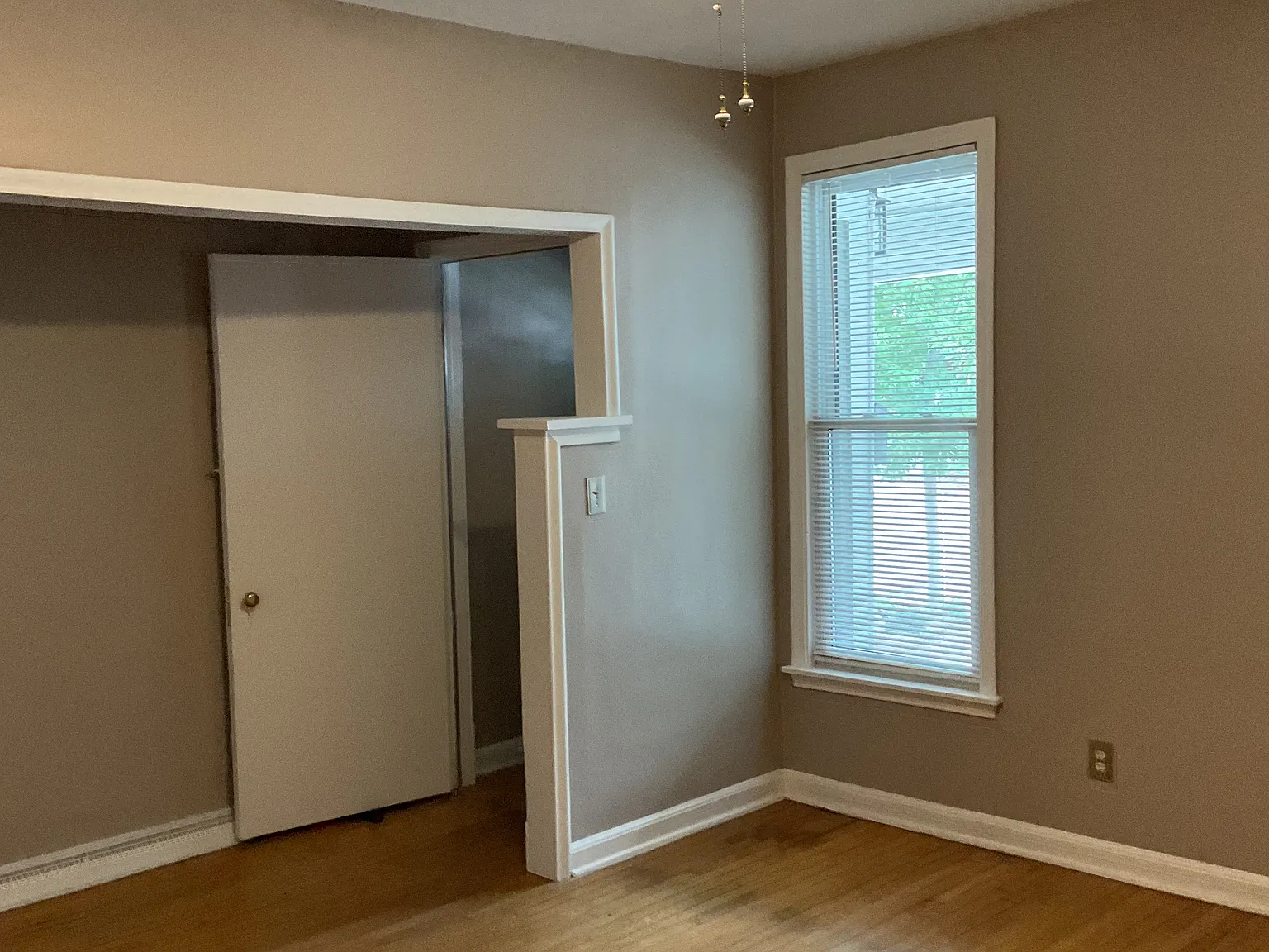 1 bed, 1000 sqft, $1,050 — Photo 4