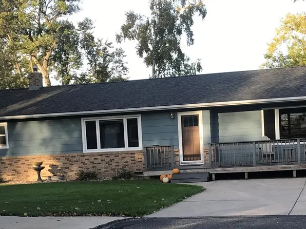1806 E Lake Geneva Rd NE, Alexandria, MN 56308