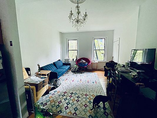 1st image of 438 W 45th St APT 3R