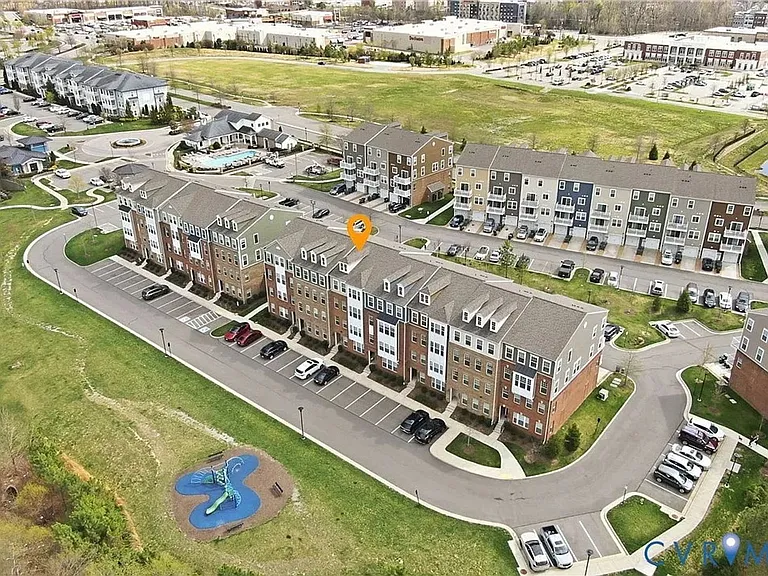 4349 Saunders Station Loop #B — Photo 24