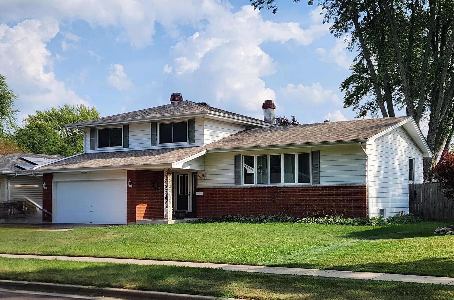 1955 Country Knoll Ln photo 1