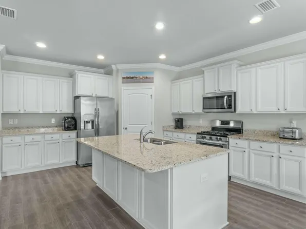 225 Lilly Bell Ln, Freeport, FL 32439