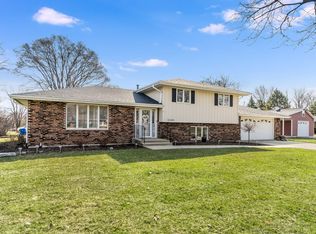 16365 S John Ct, Lockport, IL 60441