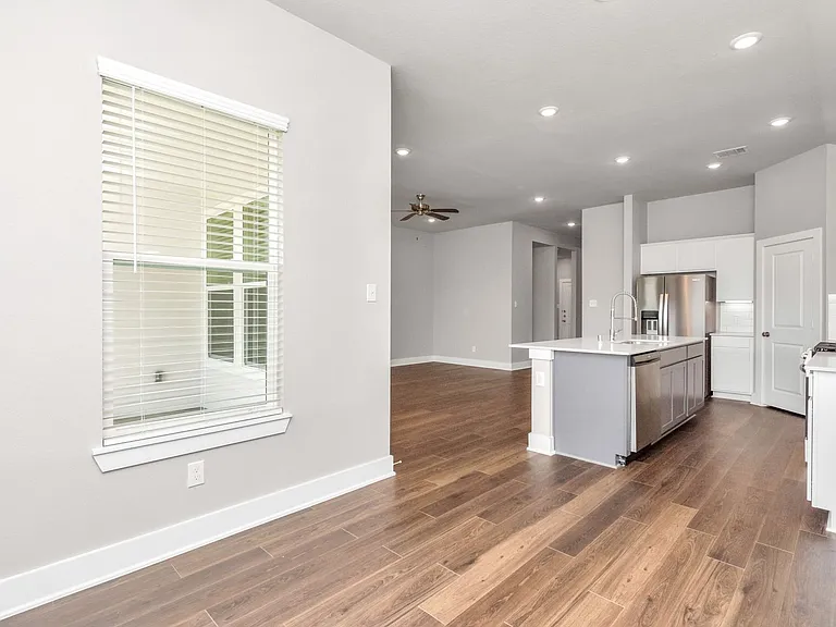 10515 Moon Valley Ln — Photo 19