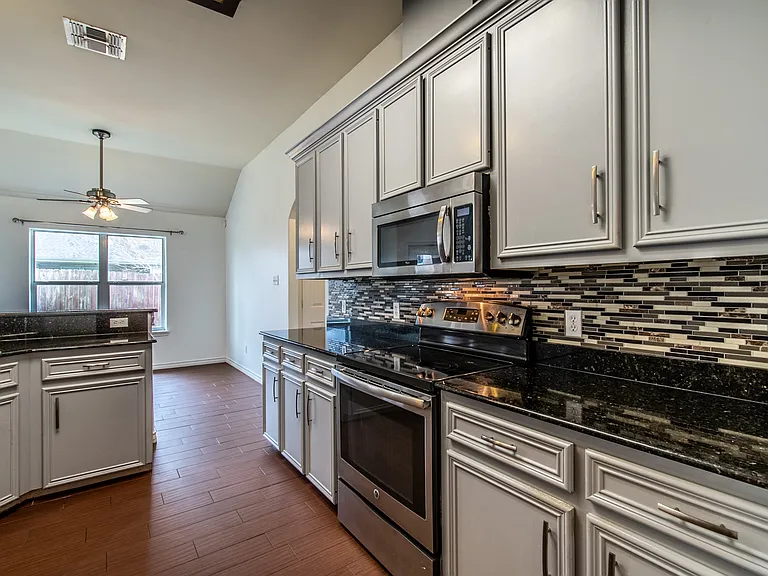 7013 Madiera Dr — Photo 11