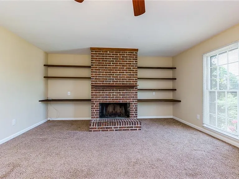 2890 Carrollton Ct — Photo 3