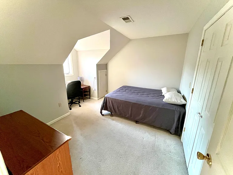 135 Courtyard Ln #135 — Photo 6