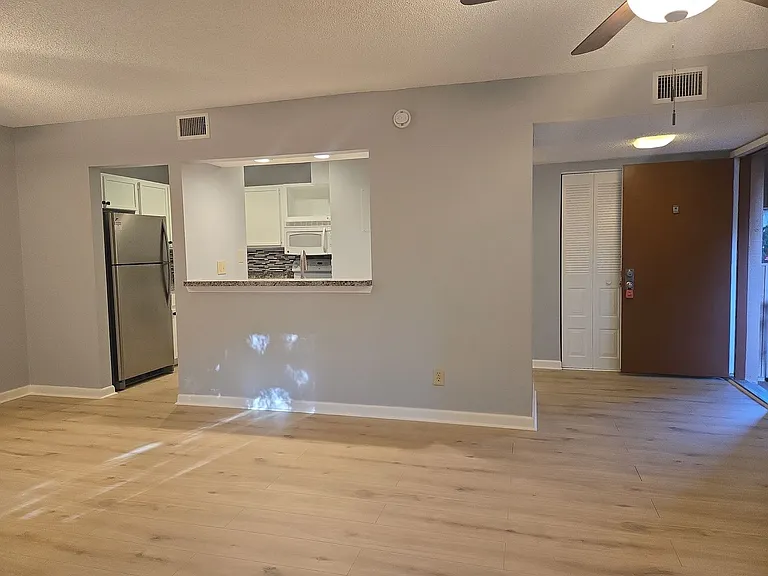 160 Live Oak Woods Ct #4D — Photo 19