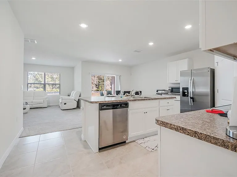 1126 Chichester Ct — Photo 16