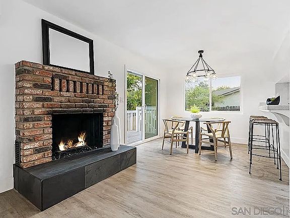4th image of 266 Plumosa Ave