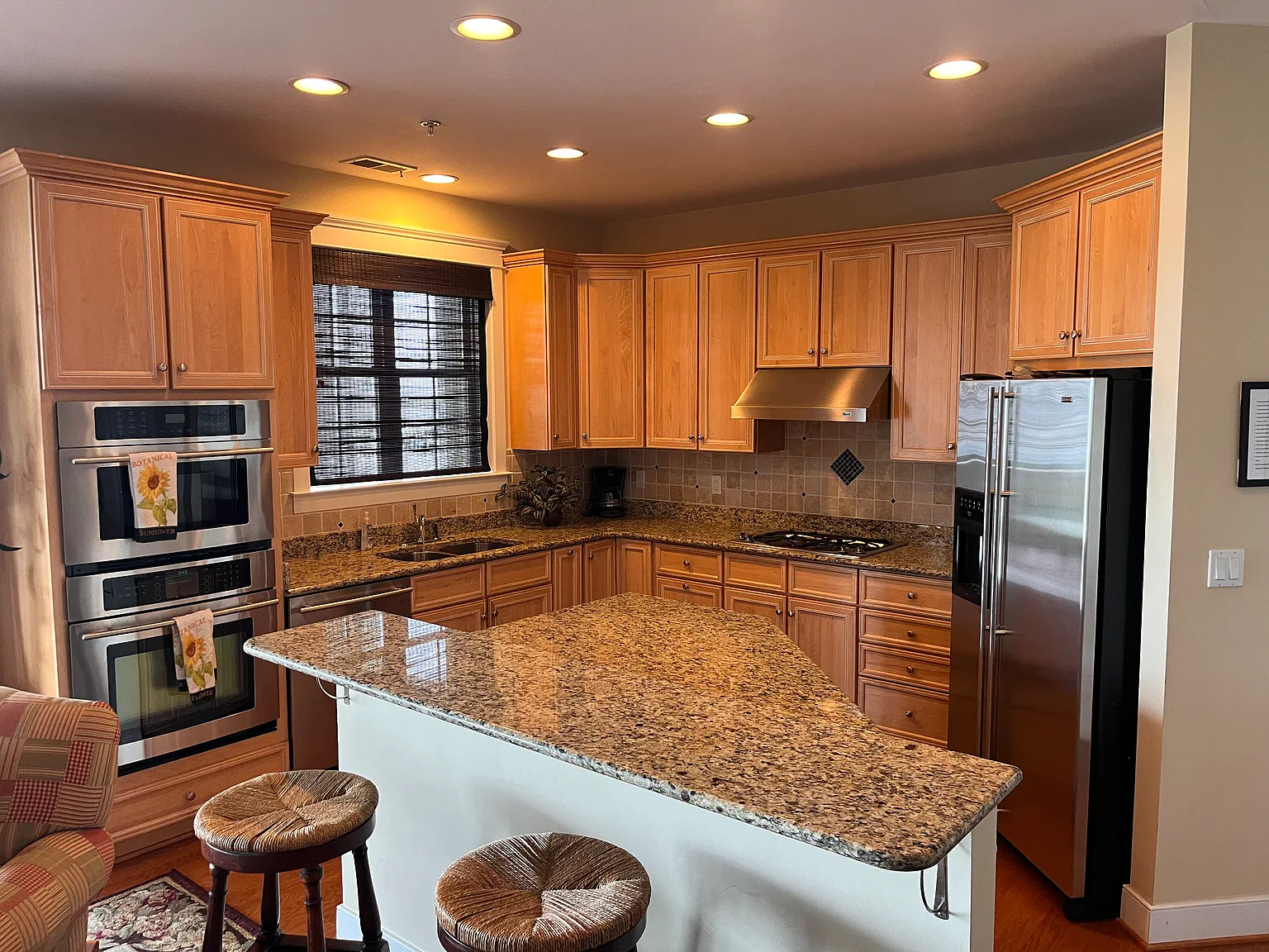4 bed, 3.5 bath, 3000 sqft, $3,800 — Photo 4