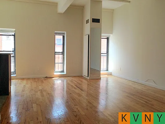 Rented by KVNY Soho | media 10
