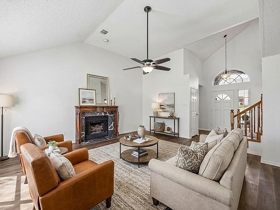 2nd image of 1009 Ridgemont Dr