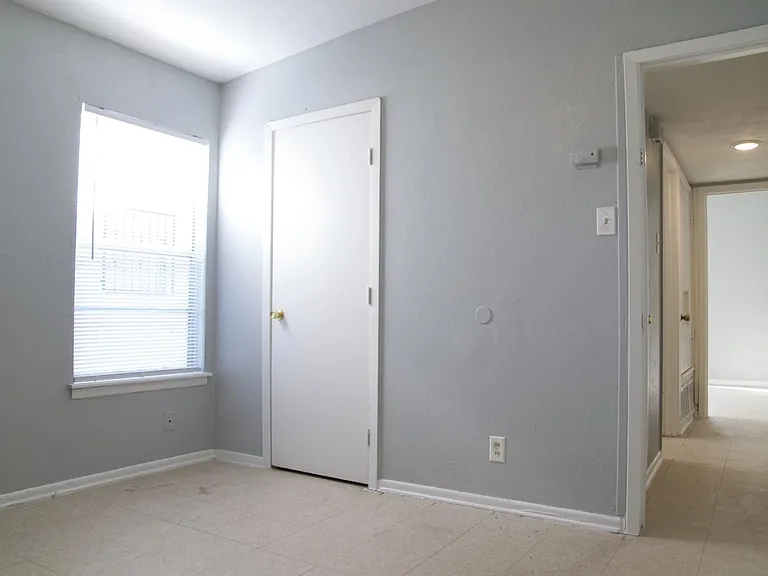 211 Westoak Rd #2 — Photo 7