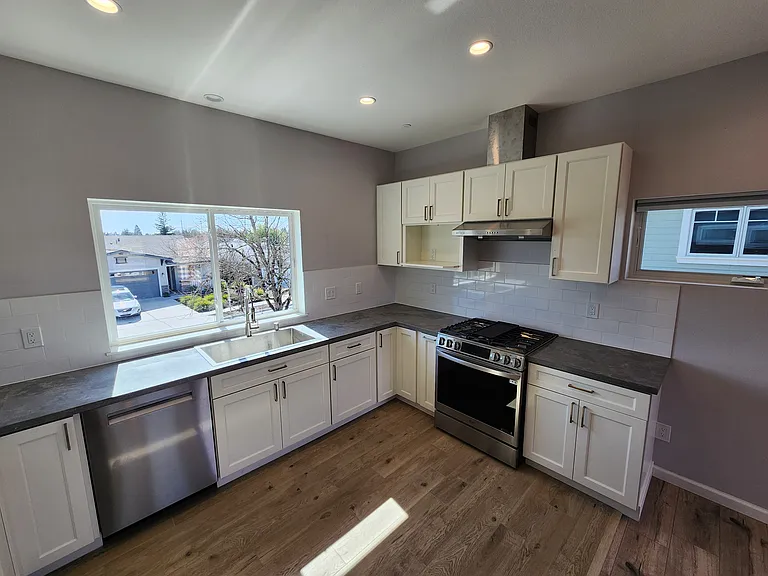 3422 Santiago Dr — Photo 17