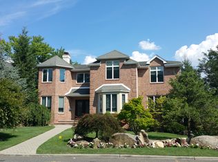 521 Floyd St, Englewood Cliffs, NJ 07632