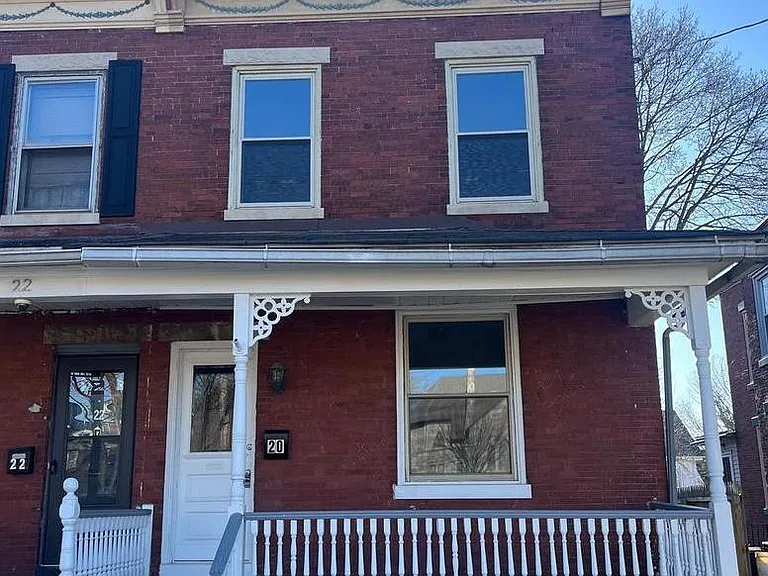 20 Laurel St — Photo 2