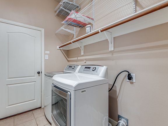 3rd image of 1640 Lakemere Dr