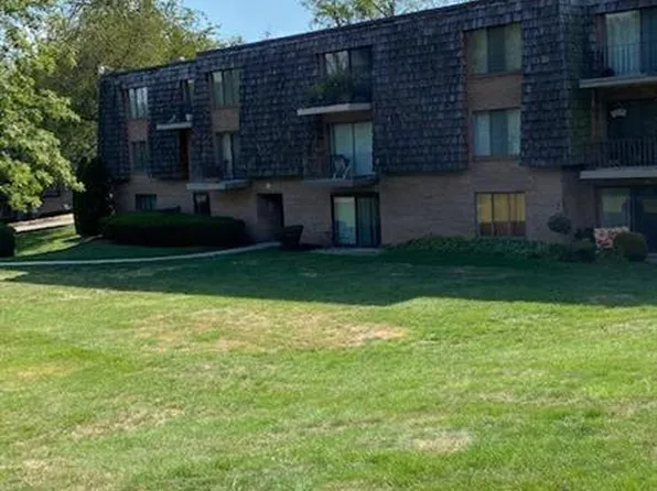 1215 Forest Green Dr, Coraopolis, PA 15108