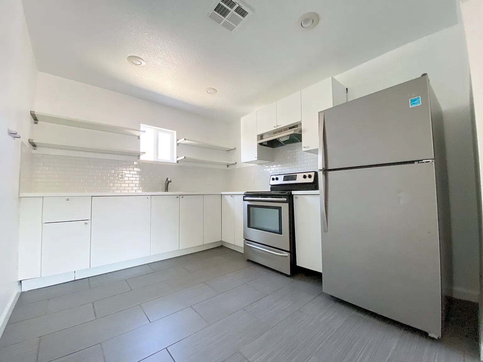 2 bed, 680 sqft, $1,100 — Photo 1