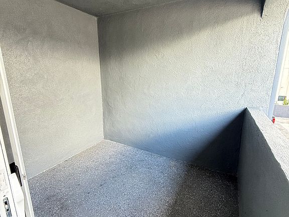 5th image of 358 Leslie Way #1