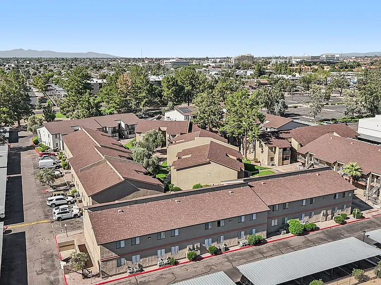 Tesoro Apartments — Photo 29
