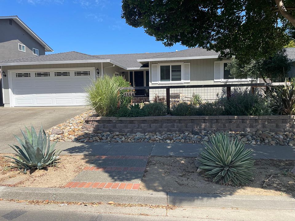 1st image of 2558 Patricia Dr