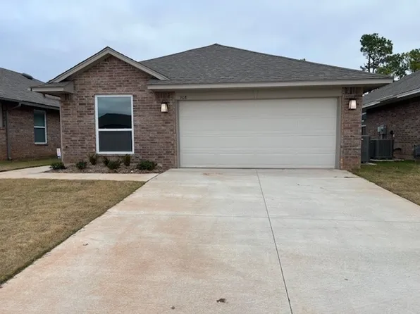 908 Hudson Rd, Chickasha, OK