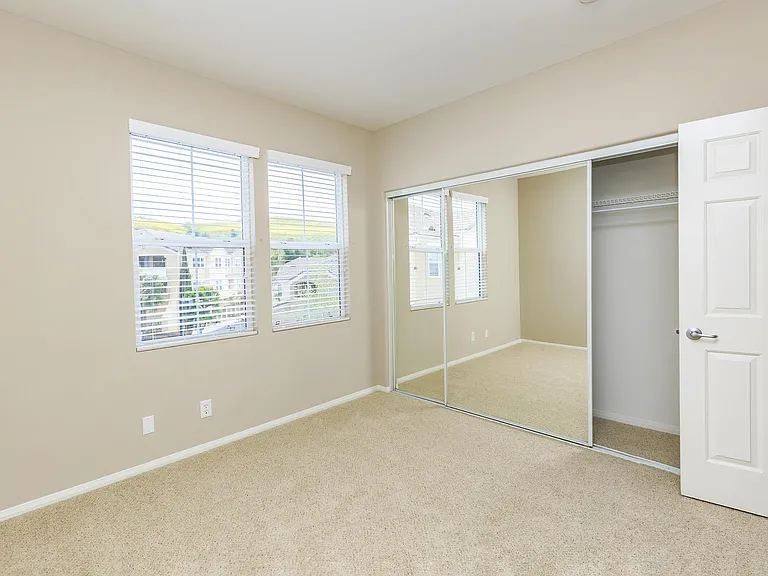 Laurel Terrace Apartment Homes — Photo 47