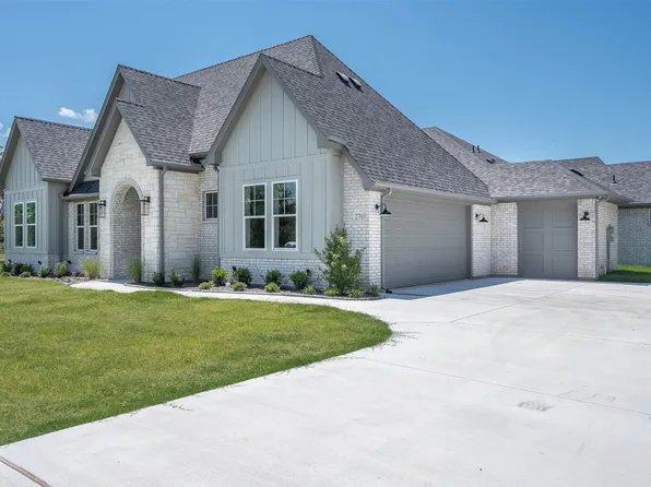 2703 Village Rd, Granbury, TX 76049