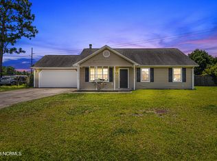 320 Josie Ct, Hubert, NC 28539