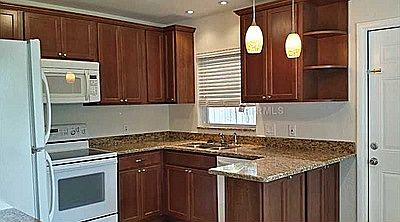 4th image of 5848 Dartmouth Ave N