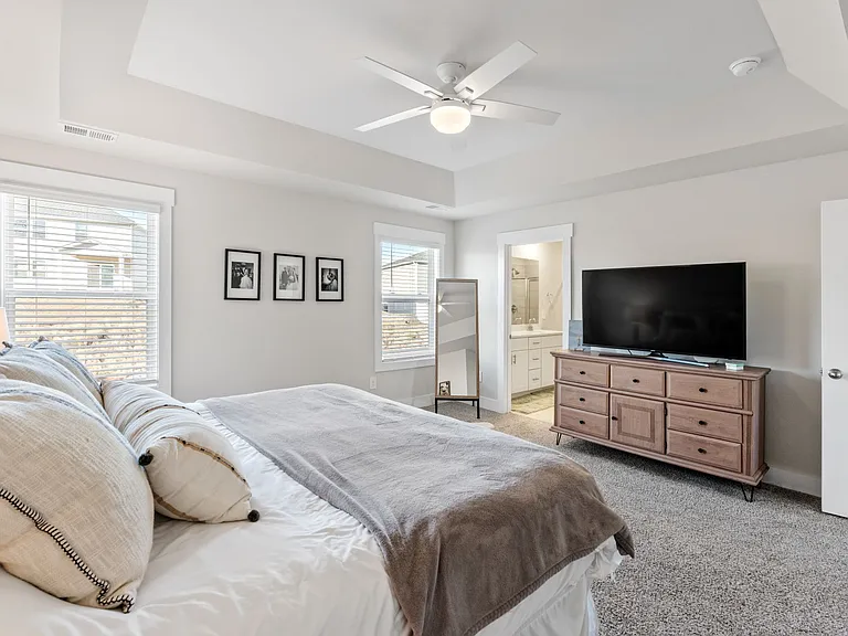 505 Silverado Ave — Photo 8