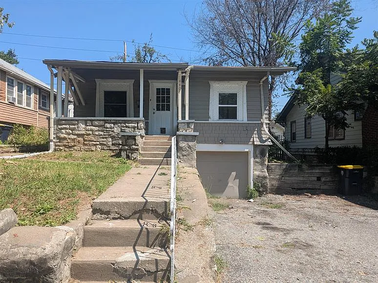 4407 State Line Rd