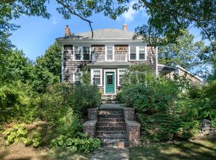 63 Church St, Mattapoisett, MA 02739
