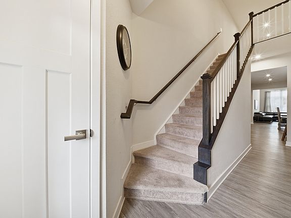 5th image of 1617 Catbird Ln #1