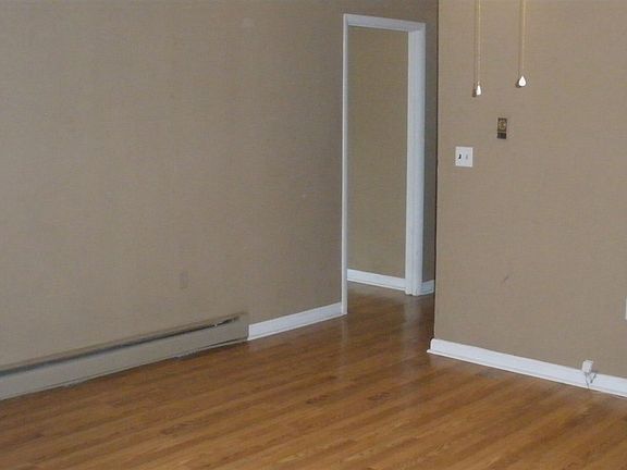 5th image of 1034 Old Stonecutter Rd