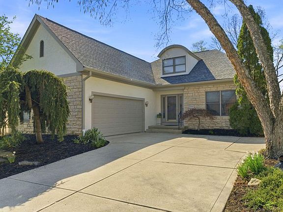 2nd image of 985 Linworth Village Dr