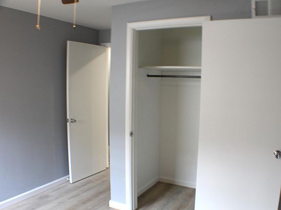 5th image of 725 W Stone St #3