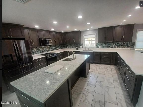 4th image of 3216 S Peninsula Dr