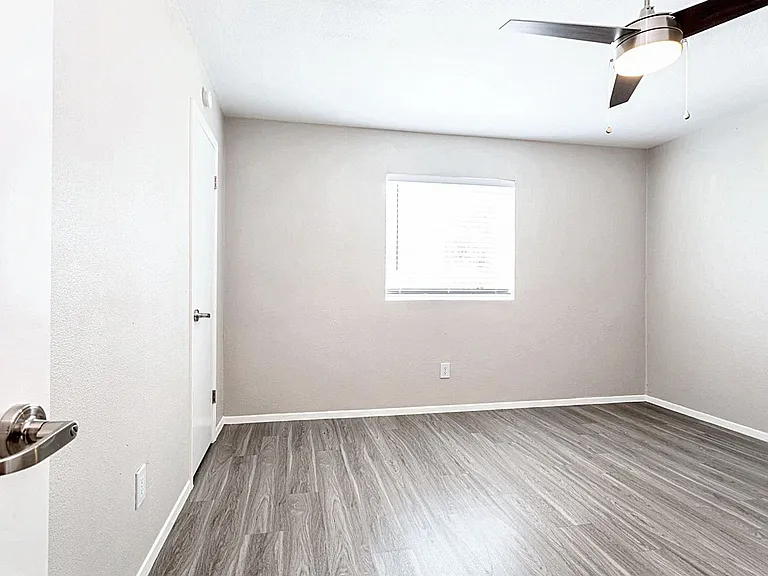 3138 Manor Rd — Photo 8