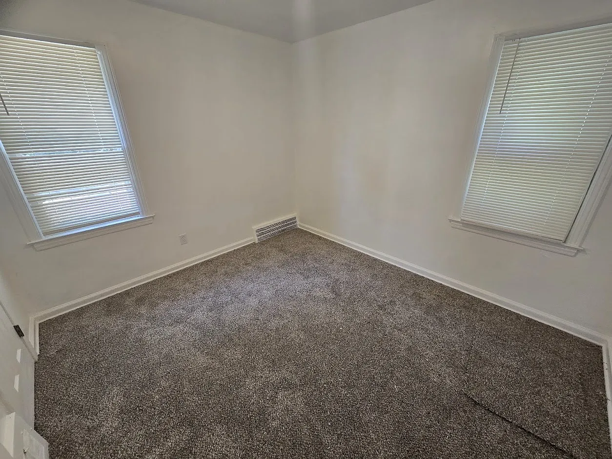 3 bed, 727 sqft, $1,500 — Photo 4