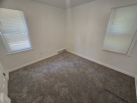 4th image of 19425 Faust Ave